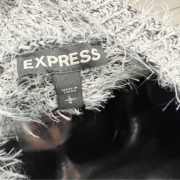 NWT Express Fuzzy Cropped Grey Sweater - Picture 7 of 8